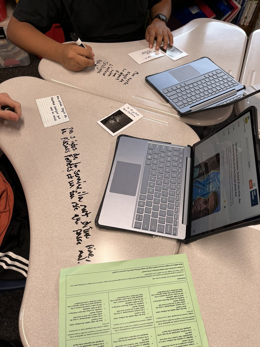 DMPS_WorldLang's tweet image. Getting in all four skills (reading, writing, listening, and speaking) doesn’t take long in French class. Students did a read&amp;gt; think&amp;gt; write&amp;gt; speak cycle in 10 minutes @DMPS_Academy