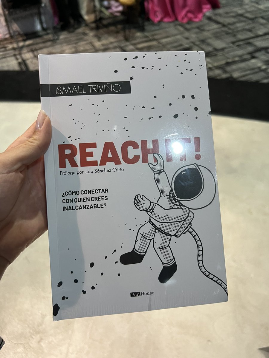 OLEAVALENTINA's tweet photo. El reconocido periodista @IsmaelTrivino presenta su nuevo e interesante libro #ReachIt ¿Cómo conectar con quien crees inalcanzable? Historias únicas…Narra cómo contactaba a un futuro Nobel a las 3am para dejarle saber en primicia que iba a recibir este reconocimiento #Newbook https://t.co/hOL6NzdYI7