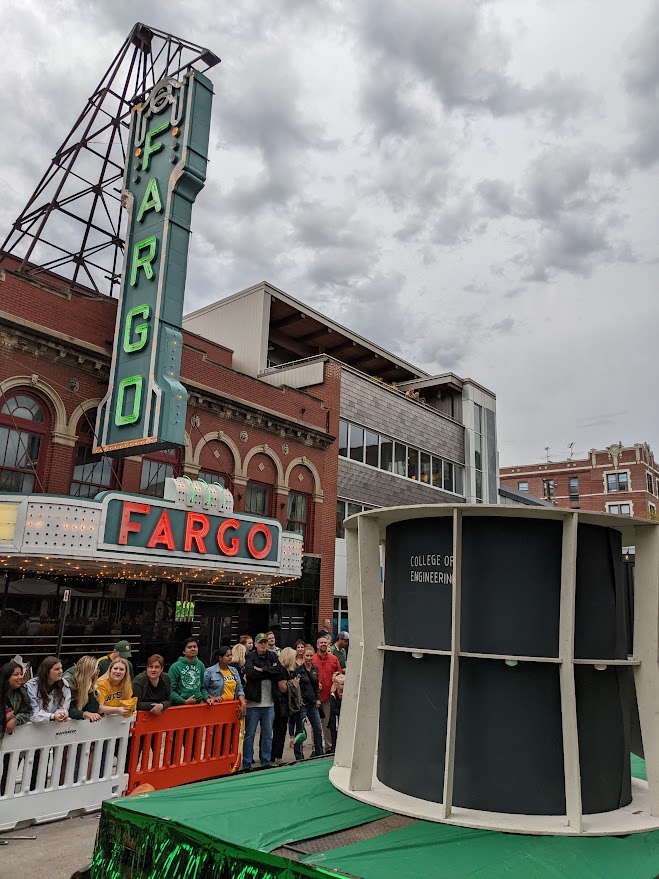 MikeKesslerPhD's tweet image. Happy NDSU Homecoming.  I joined some of our amazing @NDSUEngineering students this afternoon on our college float, &quot;A Window Into the College of Engineering,&quot; co-sponsored with @MarvinWD, for the parade in downtown Fargo. #GoBisonEngineering
