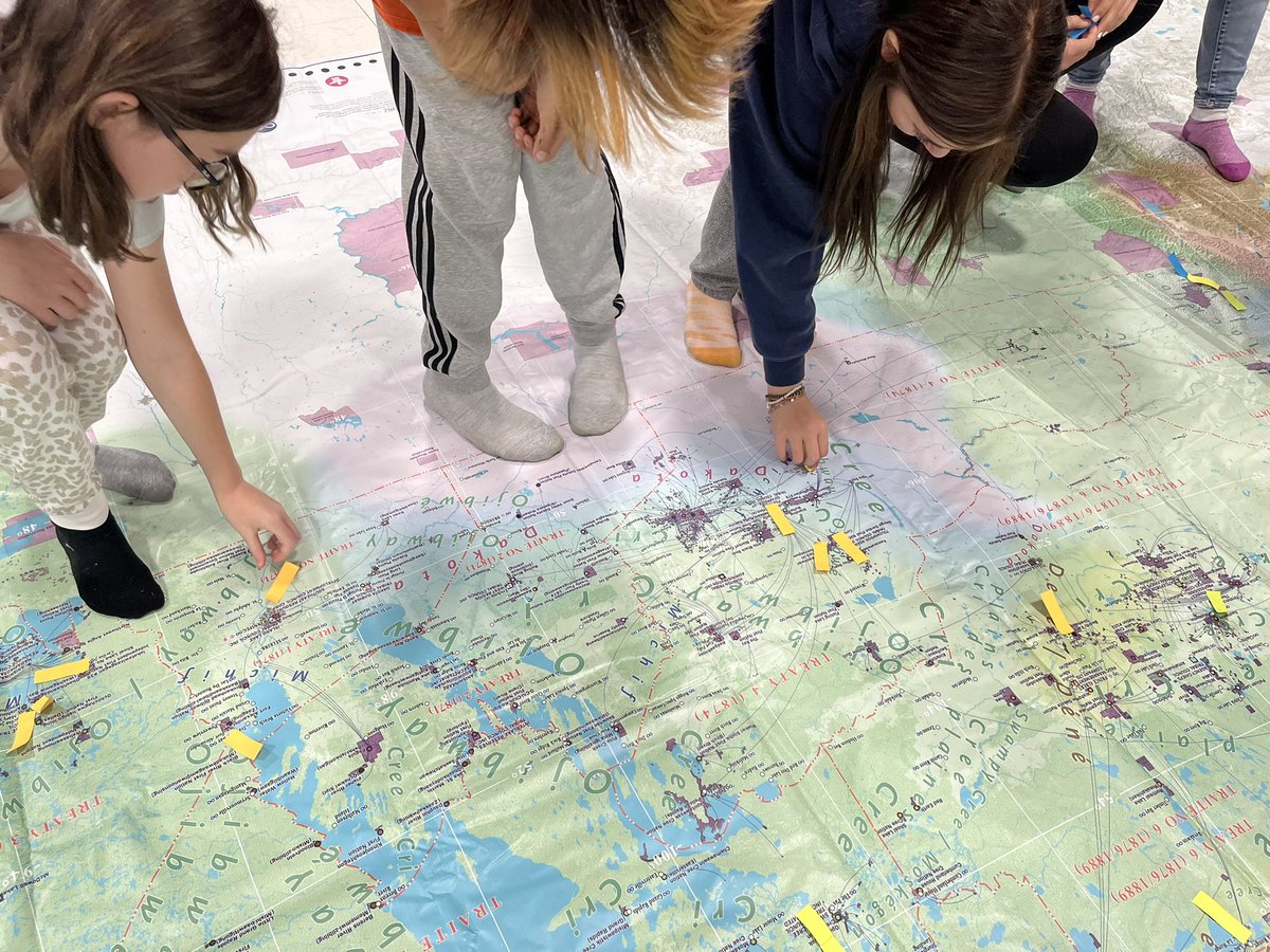 Chi Miigwech <a href="/MrsNGooding/">Nicole Gooding</a> &amp; Zhahwun for using the map with us today to learn more about residential schools in Canada! This was a very engaging way to learn and get a visual of the 183 residential schools in Canada. #LKDSB #SJM #OrangeShirtDay
