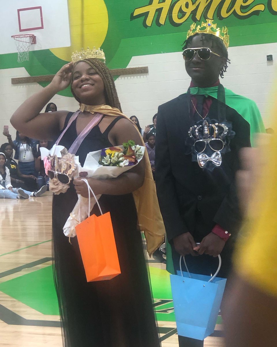 Shotwell a homecoming 22’ was a hit pre birthday 🥳! Thanks <a href="/979TheBox/">97.9 The Box</a> for hosting our Homecoming! Much fun <a href="/DeniseWin17/">Denise Winchester</a> @IB_MrsNelms <a href="/PDMoody1/">P. Denyse Moody-Dickerson</a> <a href="/ShotwellMS_AISD/">Shotwell Middle School - Aldine ISD</a> <a href="/Shotwell_PE/">ShotwellAthletics</a>