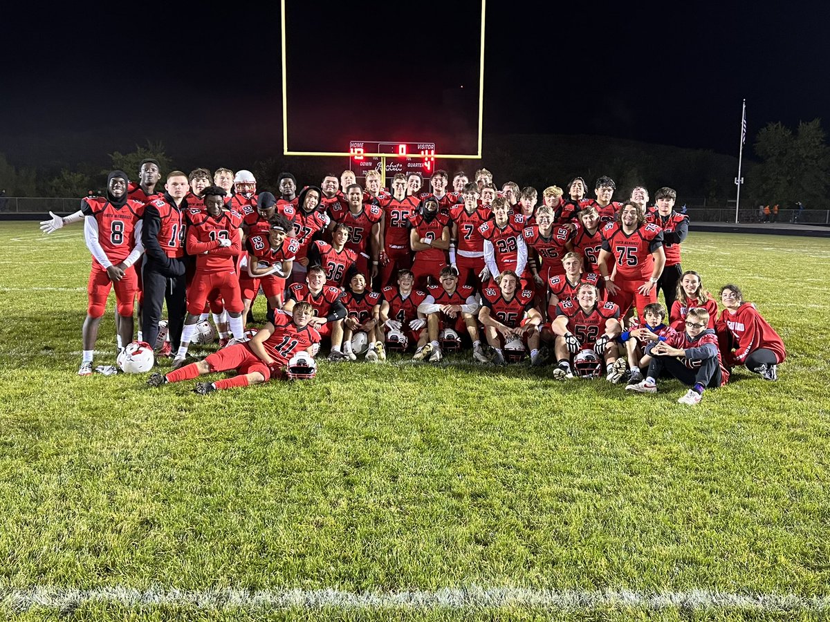 anteudovicic's tweet photo. South Milwaukee Rockets 43
Whitnall Falcons 41
 
On a night filled with offense, the Rocket Defense sealed the win with a stop on the Whitnall 2 pt conversion attempt in OT! An overtime victory on homecoming! What a fantastic game! 

#gorockets #smway #wisfb https://t.co/azEwNAmA6H
