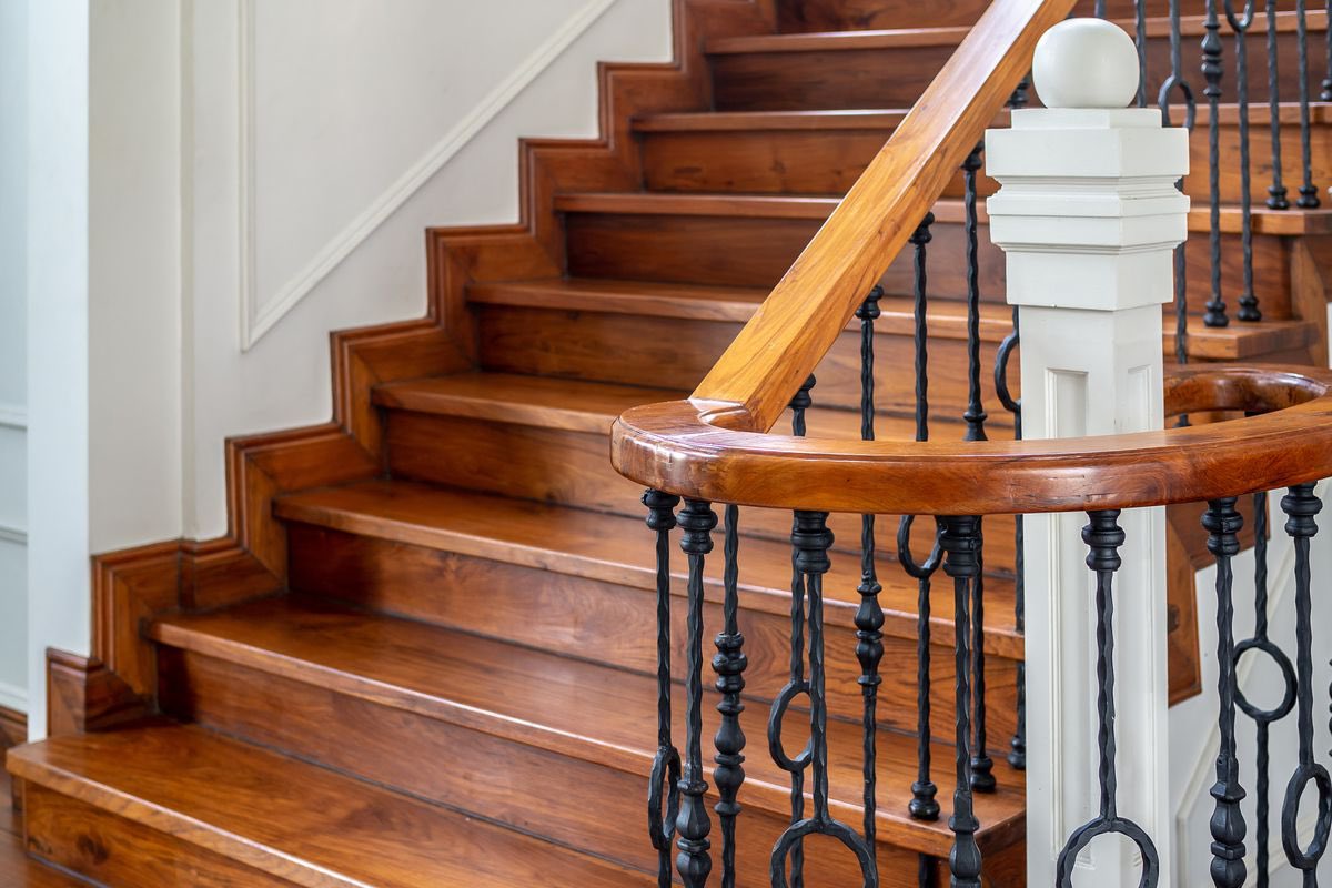 termite761's tweet photo. You guys won’t believe the set of stairs I saw today https://t.co/E9V15gK4Io