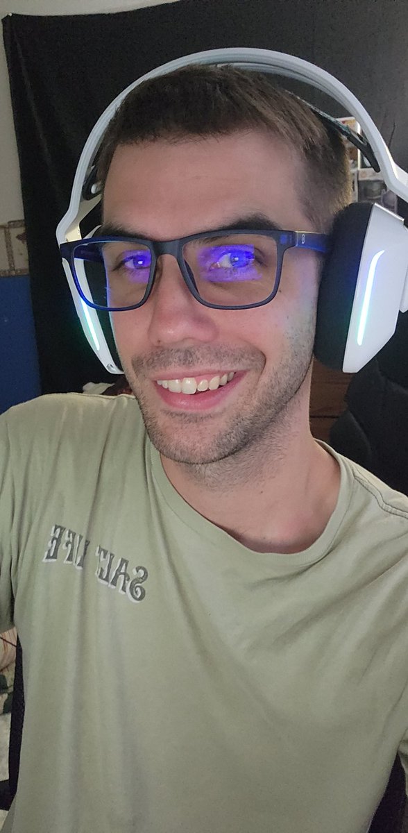 Blackcell757's tweet photo. I wanna thank @_TakedownTV for the great recommendation of these @GamerAdvantage glasses they are amazing! They are so comfy!! Ignore they guy wearing them he is cool sometimes 😂
#gameradvantage #Bluelightglasses #Infernos https://t.co/L3MjqS7IjD