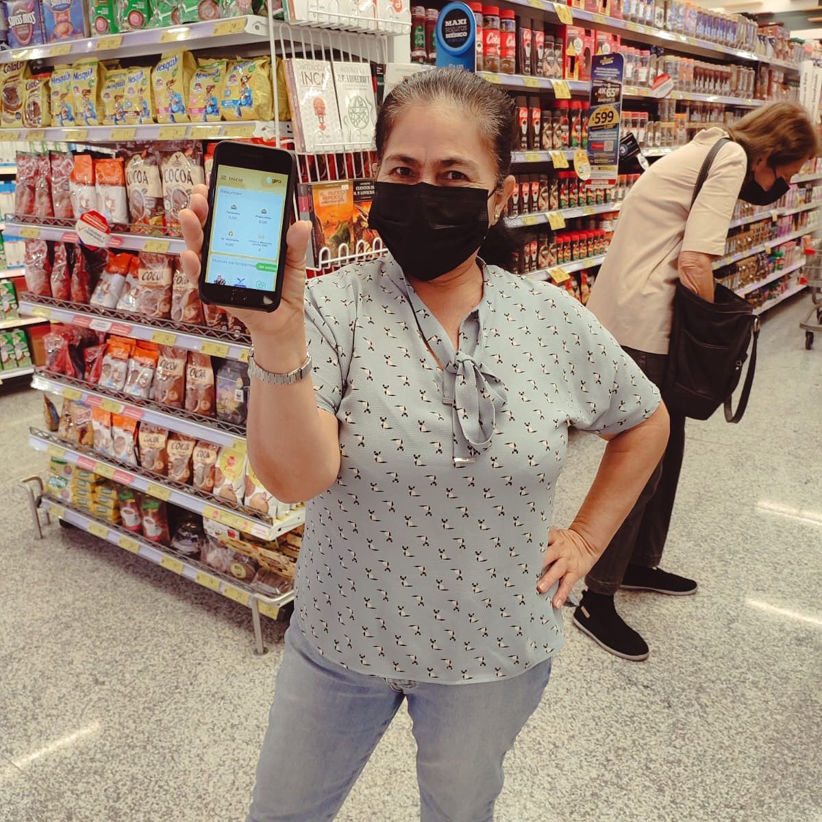 GiraReciclaEC's tweet photo. ¡Llegó el fin de semana y tu #reciclador interior lo sabe! Así que prepara tus residuos y visita tu #PuntoGIRA más cercano.
Encuéntranos en 35 ciudades del país y ahora en el nuevo @SupermaxiEcu de Urdesa Central.
Conoce nuestros horarios de atención descargando la #appGIRA. https://t.co/3kg4qNt6gD