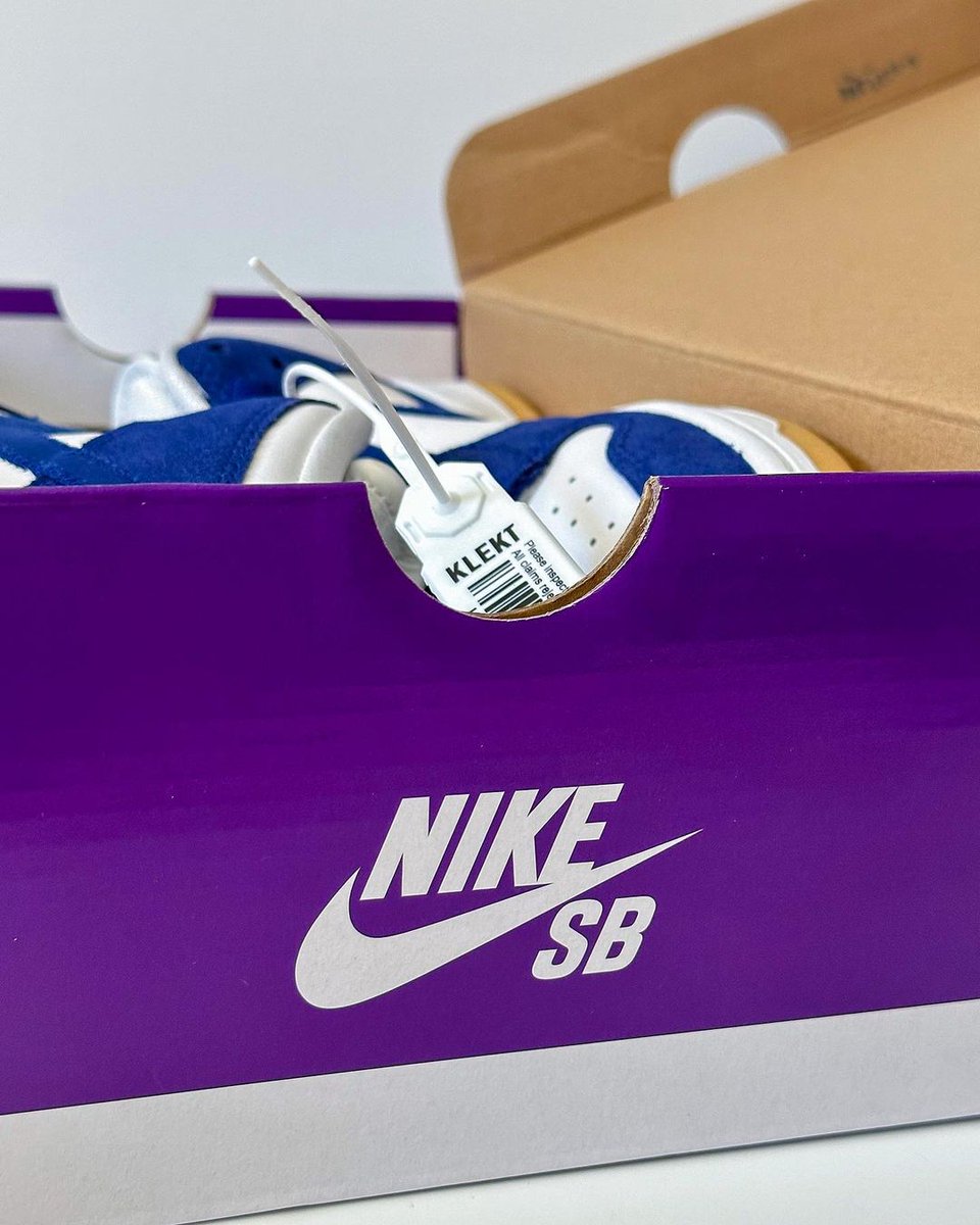 JustFreshKicks's tweet photo. Nike SB Dunk Low 'Dodgers' releases tomorrow at 10am ET via SNKRS ⚾️🌴 

Link -> https://t.co/Rj1gujDU11 https://t.co/pDXL2MIHzv