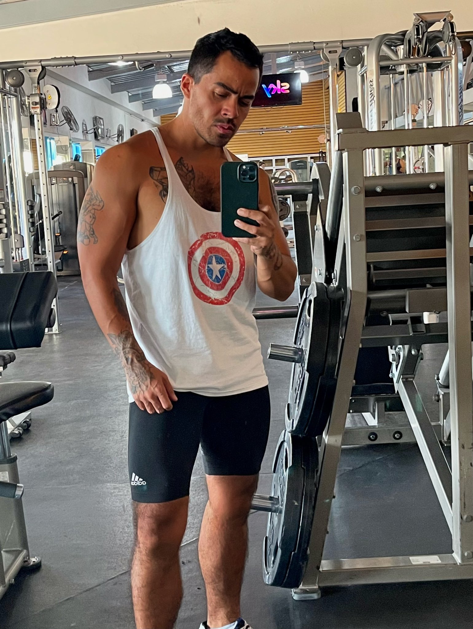 LOBO MEDINA 200k🔝 on Twitter: “De puro comer culitos 🫶🏽🤤 https://t.co