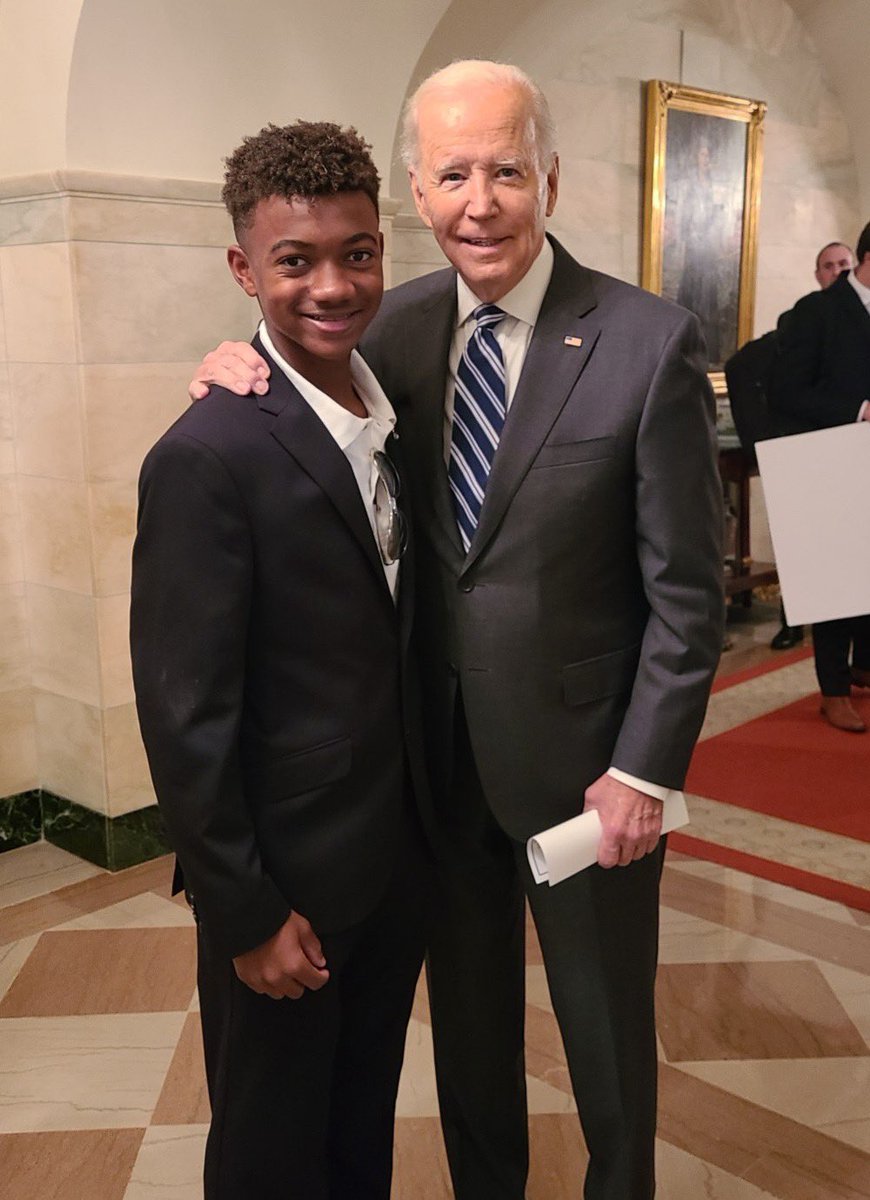 AMSTIGERS_AVID's tweet photo. Shout out to our AMS AVID Alumni, Andre! Andre’s hard work advocating against teen smoking, vaping, and heart health has captured the attention of the White House, and was invited to speak with White House officials on child nutrition. So proud! 🎉 @HumbleISD_AMS @HumbleISD_AVID https://t.co/wsPJdDFNPT