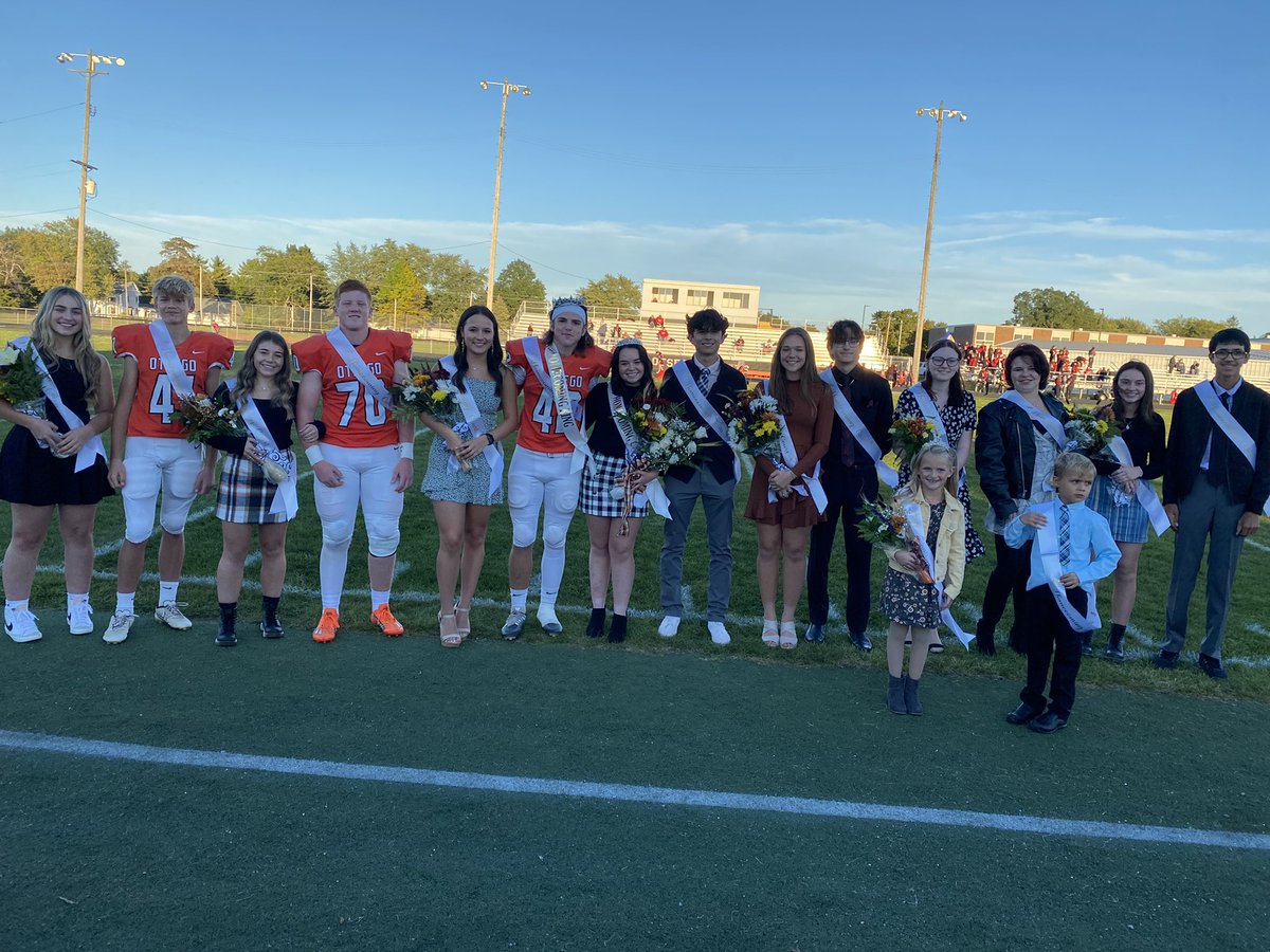 OHScouncil's tweet photo. 2022 Homecoming Court 👑
Queen: Nataleigh Hartman 
King: Blake Steele https://t.co/ABYhAdAzHU