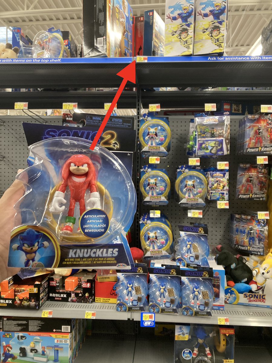 After trying to get him off the very top Walmart shelf for what felt like 20-30 minutes. I decided to buy a @JAKKStoys Sonic the Hedgehog 2 Movie 4 inch (Charged Up Knuckles Figure I guess it would be called?) with Ring Portal at Walmart and it’s cool https://t.co/k2WOiWR0FK