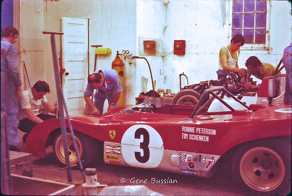 LM__'s tweet photo. @juanjoabsolut @historacing @VicarioMartin @horacio_porta @Joargomez @josetellaetxe 1/2 Semana de #TimSchenken. En las 12h de #Sebring de 1972, donde quedó 2º compartiendo el #Ferrari 312P con #RonniePtereson, tuvo un curioso incidente...“1/3 del ancho de la pista principal era el circuito, 2/3 era una pista de aterrizaje activa...." https://t.co/q266nv9ozx