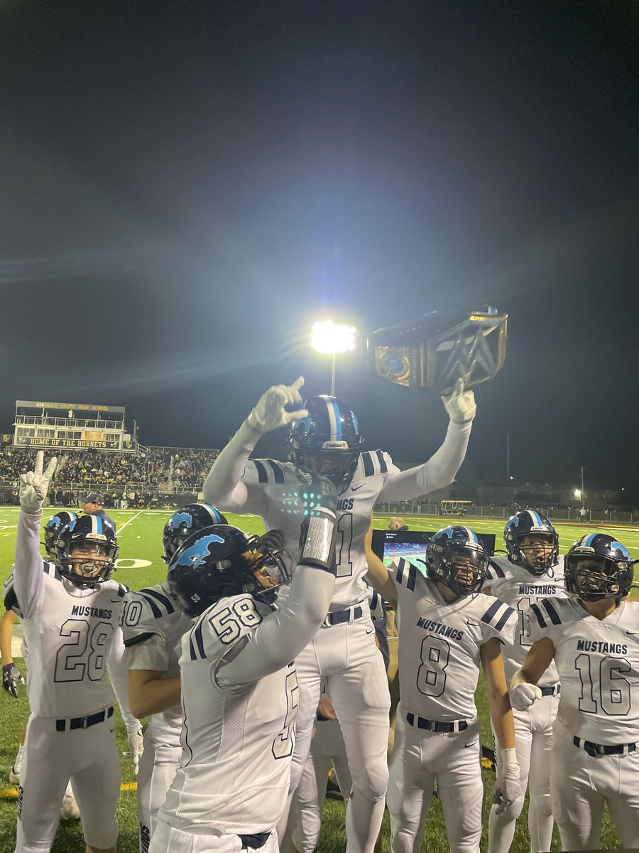 GAVIN POWELS with the fumble recover and runs it in for another MUSTANG TOUCHDOWN! 13-0 Mustangs! #HitHard