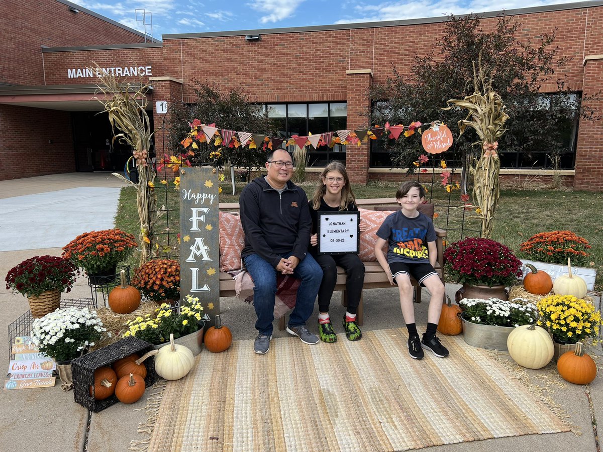 Mike Larson tweet media