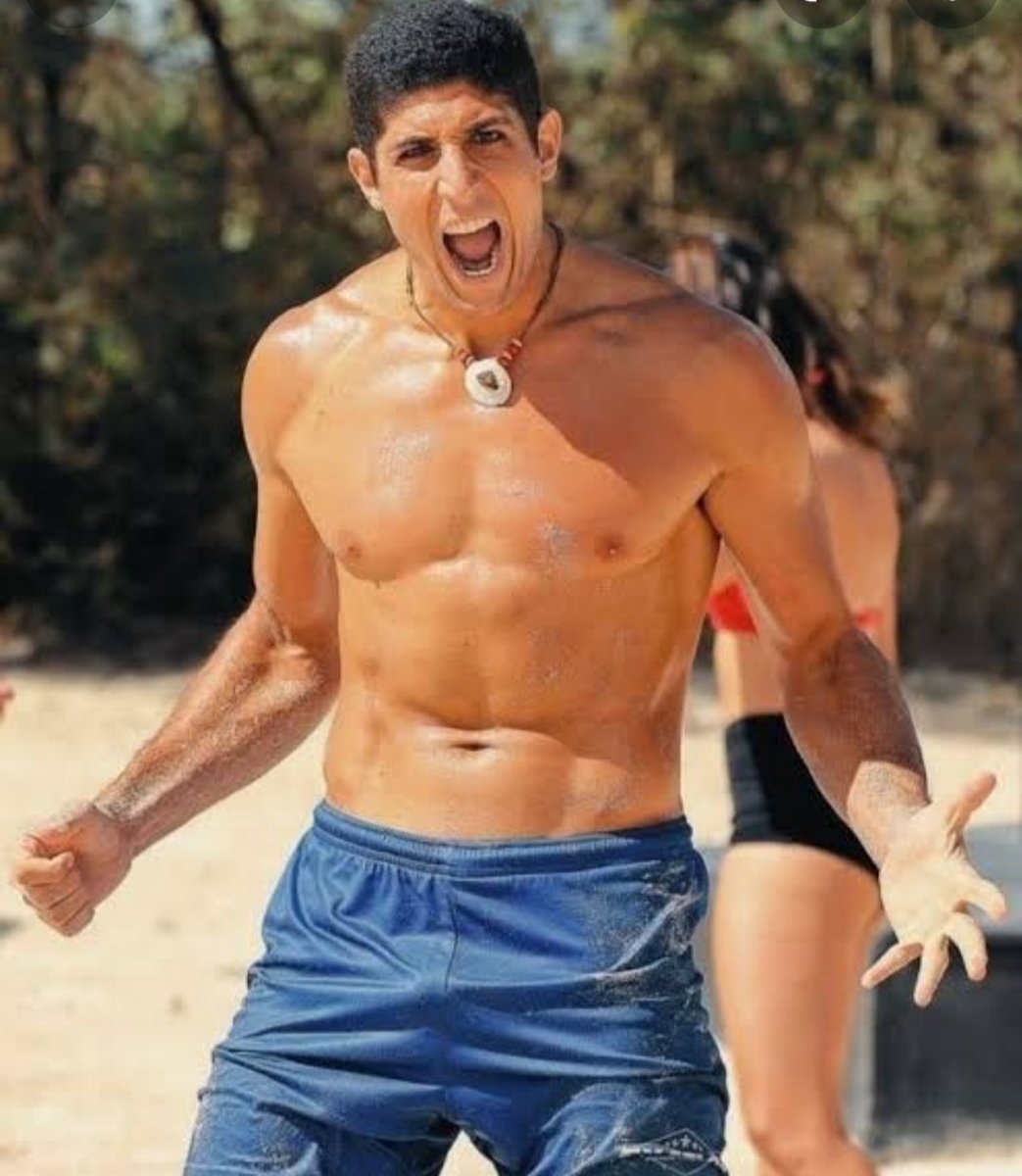 Concepc04190283's tweet photo. #YusefCampeonLegitimo. En verdadero survivor 🦁💛💙💛💙 https://t.co/64MhXZ0VLa