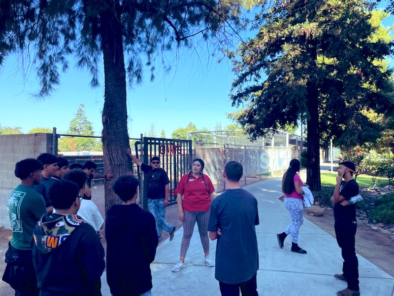 LUSDAlternativ1's tweet photo. Awesome day for 46 Alt. Ed. learners today who had a 2-campus tour of @COSGiant , including the Tulare campus with welding and HVAC facilities. Shout out to @AltEd_Counselor for organizing a great day of learning! #alted @LindsayUnified https://t.co/WNpPi4897C