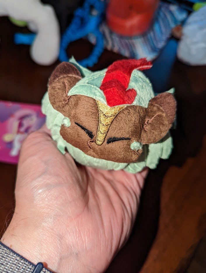 TinyEquine's tweet photo. Today is an amazing day for cute. Filly got in my arm, and look who was waiting for me when I got home! Awesome lil dumpling by @HollyIvyDesigns, based on the Autumn Blaze dumpling by @itssugarmorning. Imma try to not die for a bit cuz this is overload. https://t.co/3mKNMwlIsp