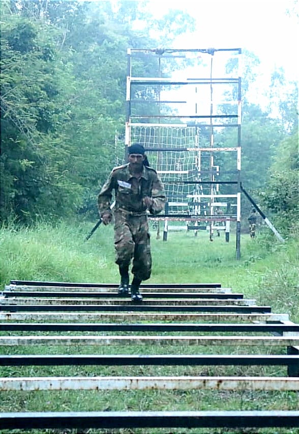 BSF_TCS's tweet image. #PicoftheDay

&quot;सपने पर्वत जैसे हैं और हौसले बुलंद जैसे,
 रास्ता कठिन बहुत है पर मुझसे हारेगा जरुर।&quot;

सीमा सुरक्षा बल - सर्वदा सतर्क..

#BSF
#CommandoTraining
#NationFirstFirst
#FirstLineofDefence