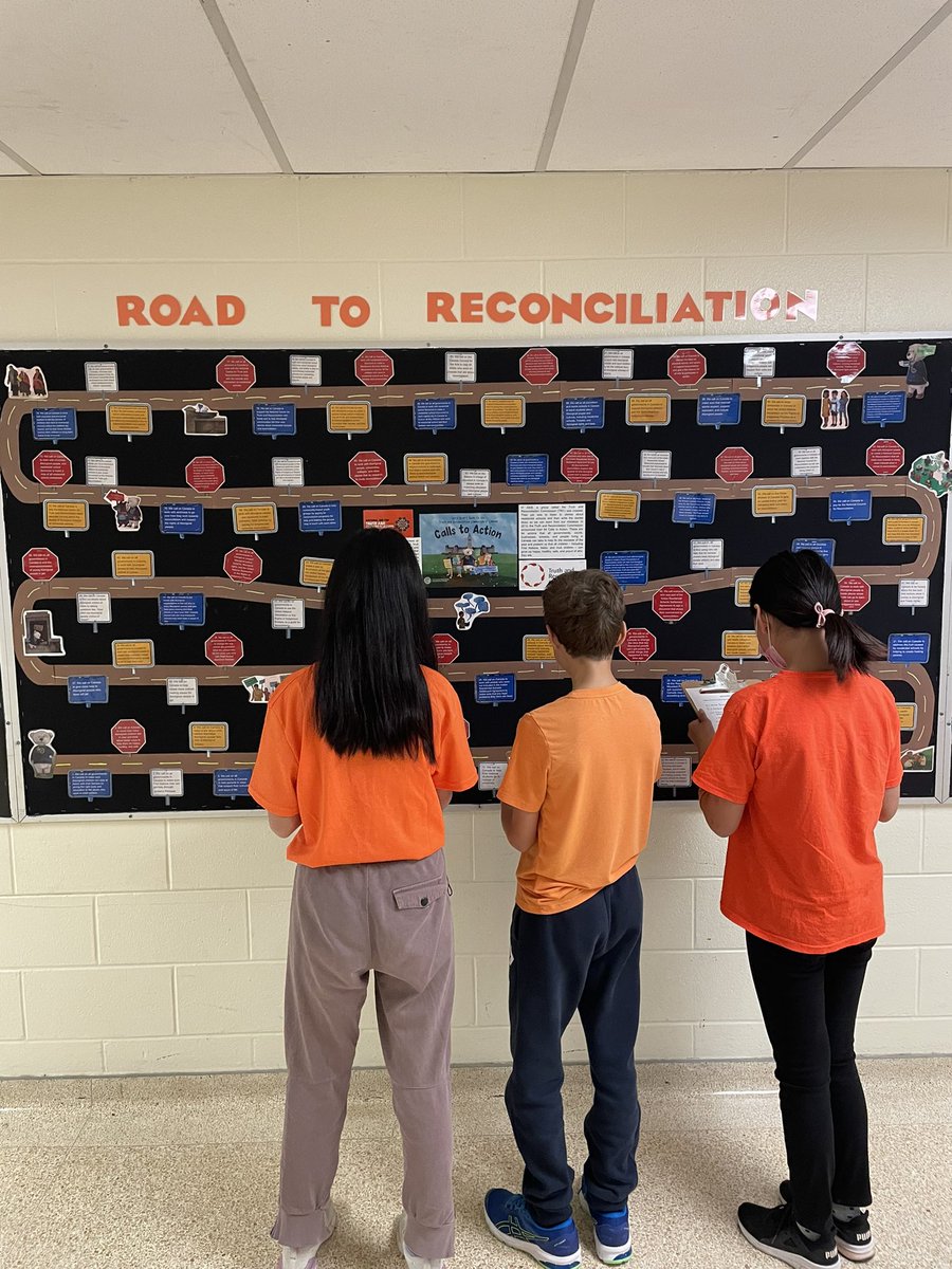 WellingtonYRDSB's tweet photo. The road to reconciliation learning wall is an opportunity for students to learn, unlearn, and engage in deep learning about truth and reconciliation. @yrdsb So proud to see this Ss interact with this display every day! https://t.co/NVdkG3yxeB