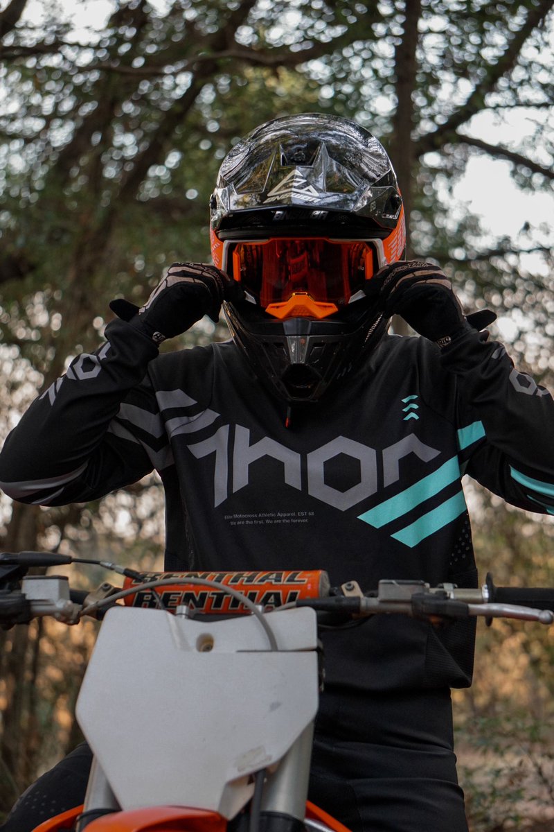 makmariie's tweet image. Sometimes 🫡