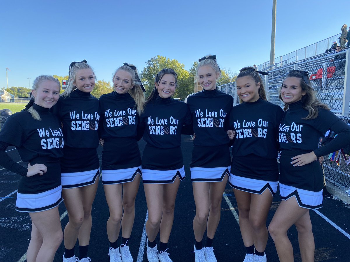 SenoraBright's tweet photo. Happy Senior Night to an awesome group of young ladies! They have stuck it out through the past 4 years and they are so very special to me. We also celebrated sweet Gabbi’s 16th birthday! Love my girls and our Panthers! 📣🖤🐾 https://t.co/uz3uE4j8z0