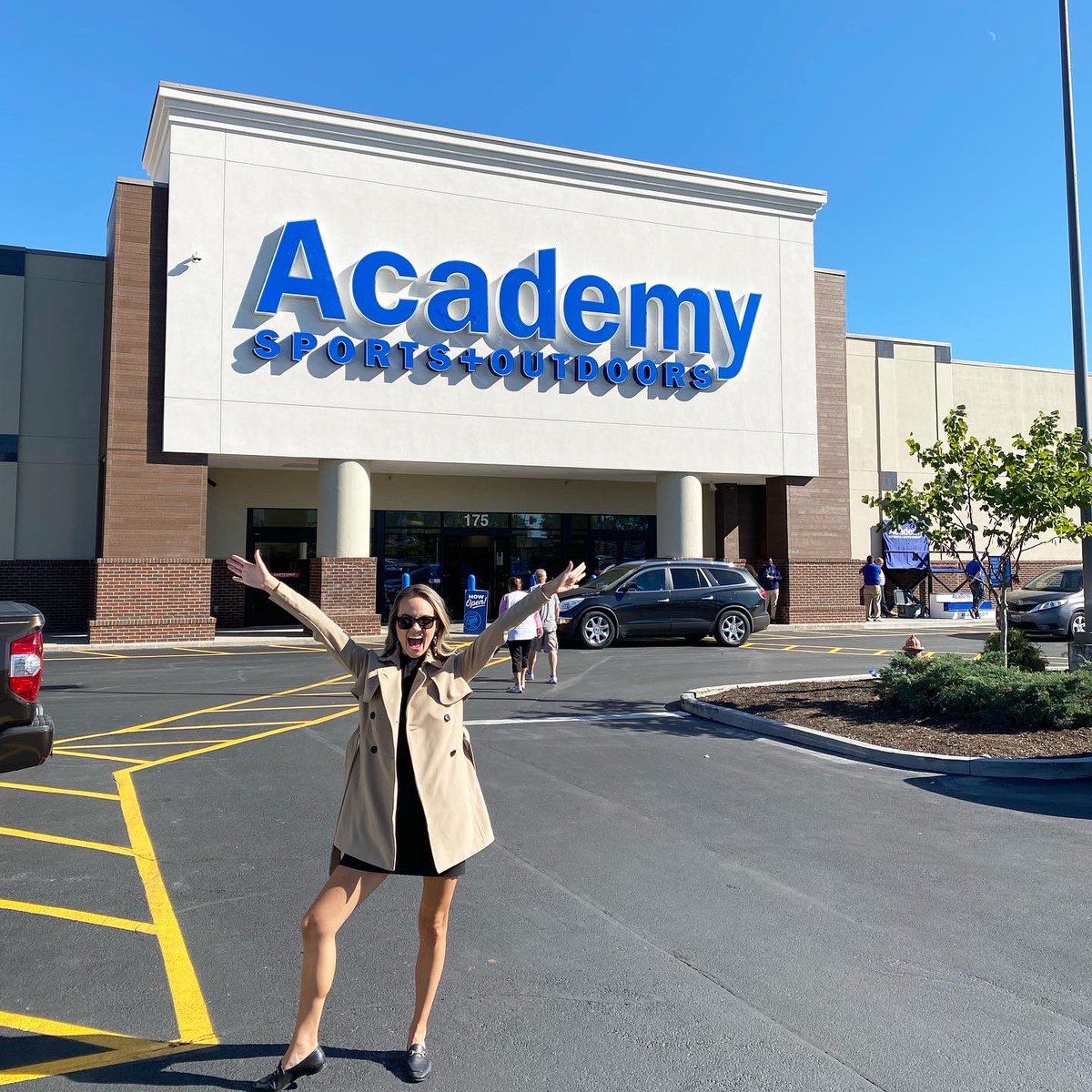 Hayley Harmon on Twitter "She’s open! Kicking off the weekend at the