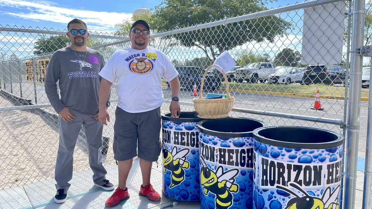 AGuerrero_HHES's tweet image. Parent Walk Day was smooth and organized thanks to our amazing Parent Volunteers &amp;amp; WatchDog Dads!! 🐝✨🐾  #WalkDay #WatchDogDads #OnlyAtTheHeights #bethelight #ParentVolunteers