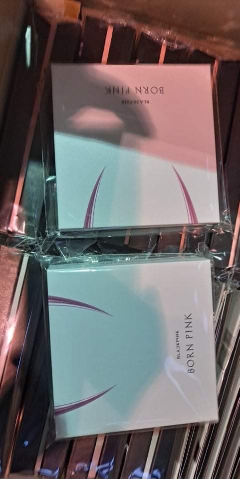 snowsolsticeph's tweet photo. [📣] Arrival at KR Address 9/30/22

MT The Other Side
BP Born Pink 
EAW Script Book
NCT 2 Baddies
Lucy Childhood
Oneus Malus

— All will be included on Box 19 ^^ https://t.co/b9qbhEIUwS