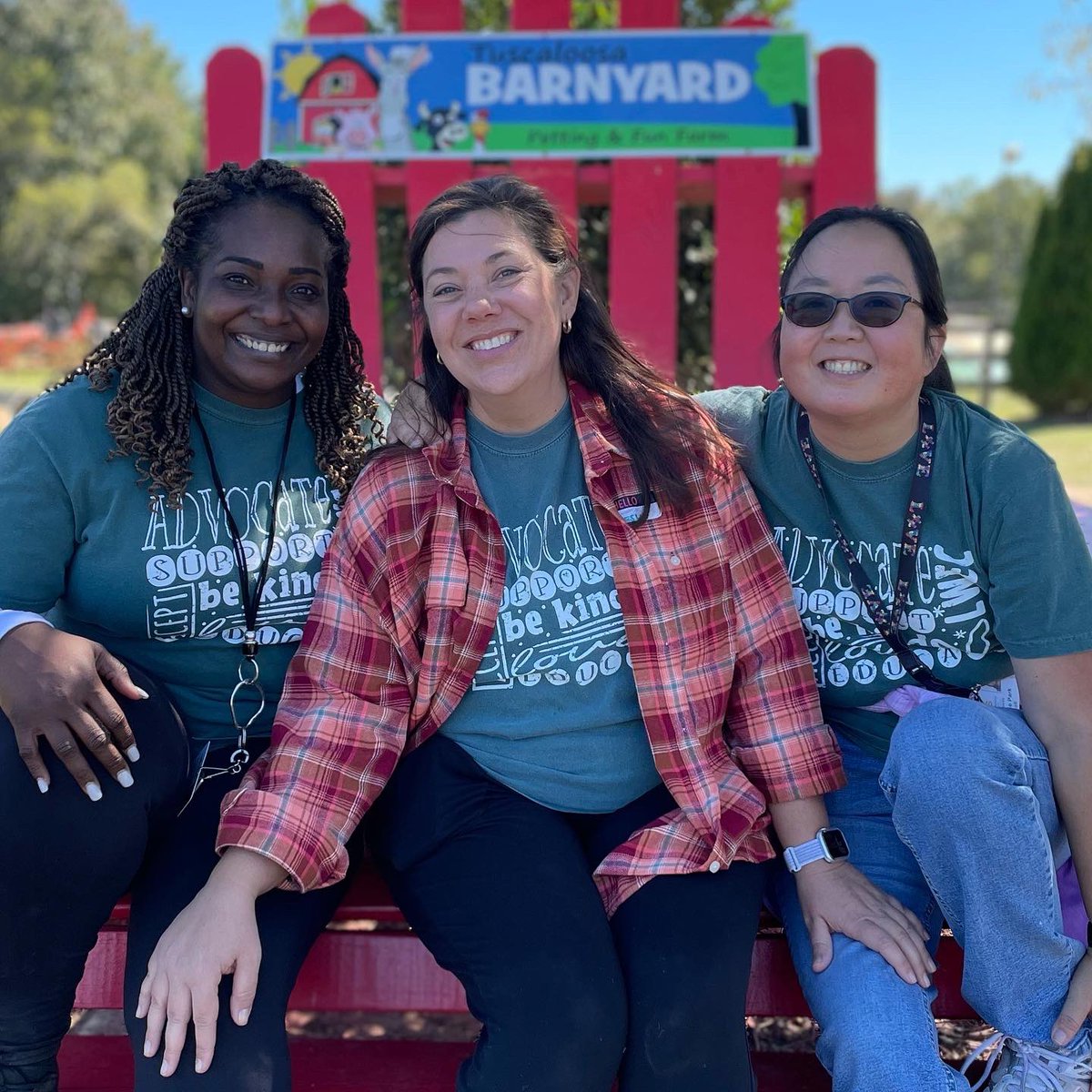 wrblack79's tweet photo. My First Tuscaloosa Barnyard Field Trip day with our Lloyd Wood Pre-k kiddos, their families, and the crew!!! Such a fun-filled day!!!🥰🐴🐓🐔🐷🐄 https://t.co/kALSu1kBq2