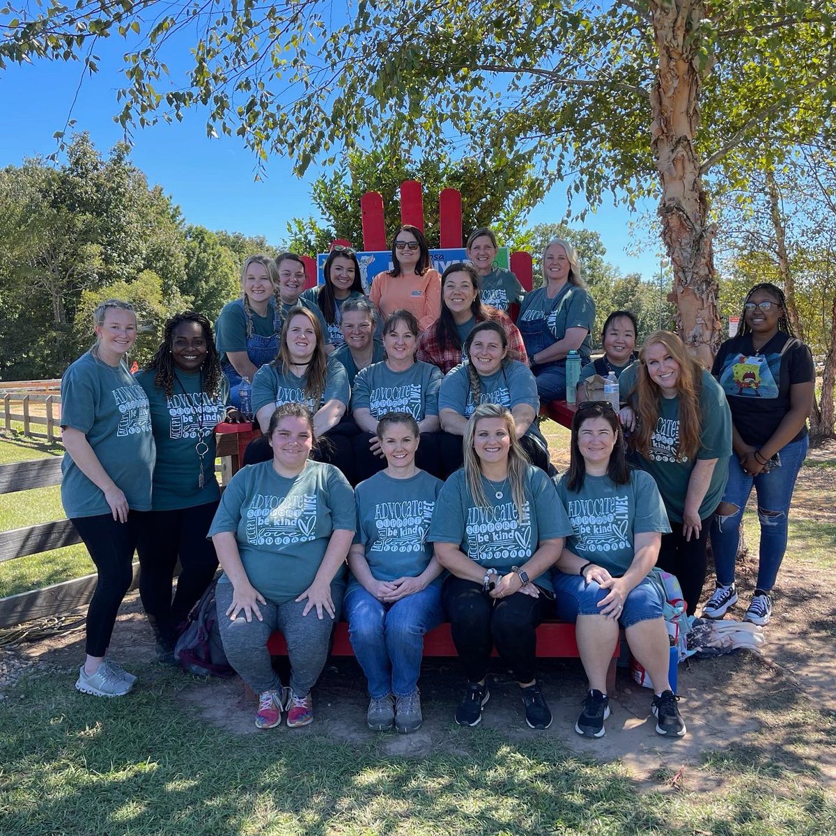 wrblack79's tweet photo. My First Tuscaloosa Barnyard Field Trip day with our Lloyd Wood Pre-k kiddos, their families, and the crew!!! Such a fun-filled day!!!🥰🐴🐓🐔🐷🐄 https://t.co/kALSu1kBq2