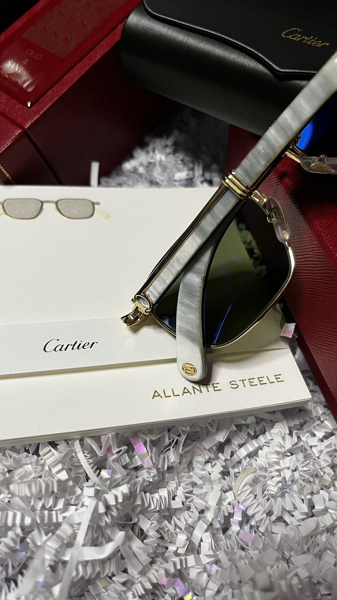 uncwhlgn's tweet image. legend in my city. 
🥹 #NoWords @Cartier 🏆