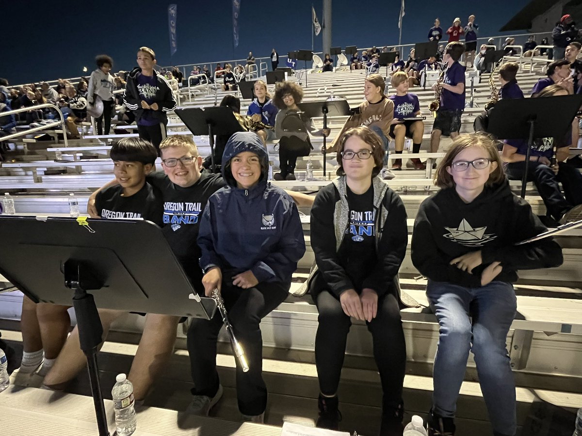 otmstigerbands's tweet photo. 8th graders from @otmstigerbands &amp; @MTbands got to hang with the OW Marching Band last night! Had a blast on the field &amp; in the stands. Fun night for ALL these awesome musicians! Huge thanks to @olathewestband &amp; @OlatheWestOwls for your hospitality! #OTBeGreat @OTMSTigerPride https://t.co/98Mrxwrg8U