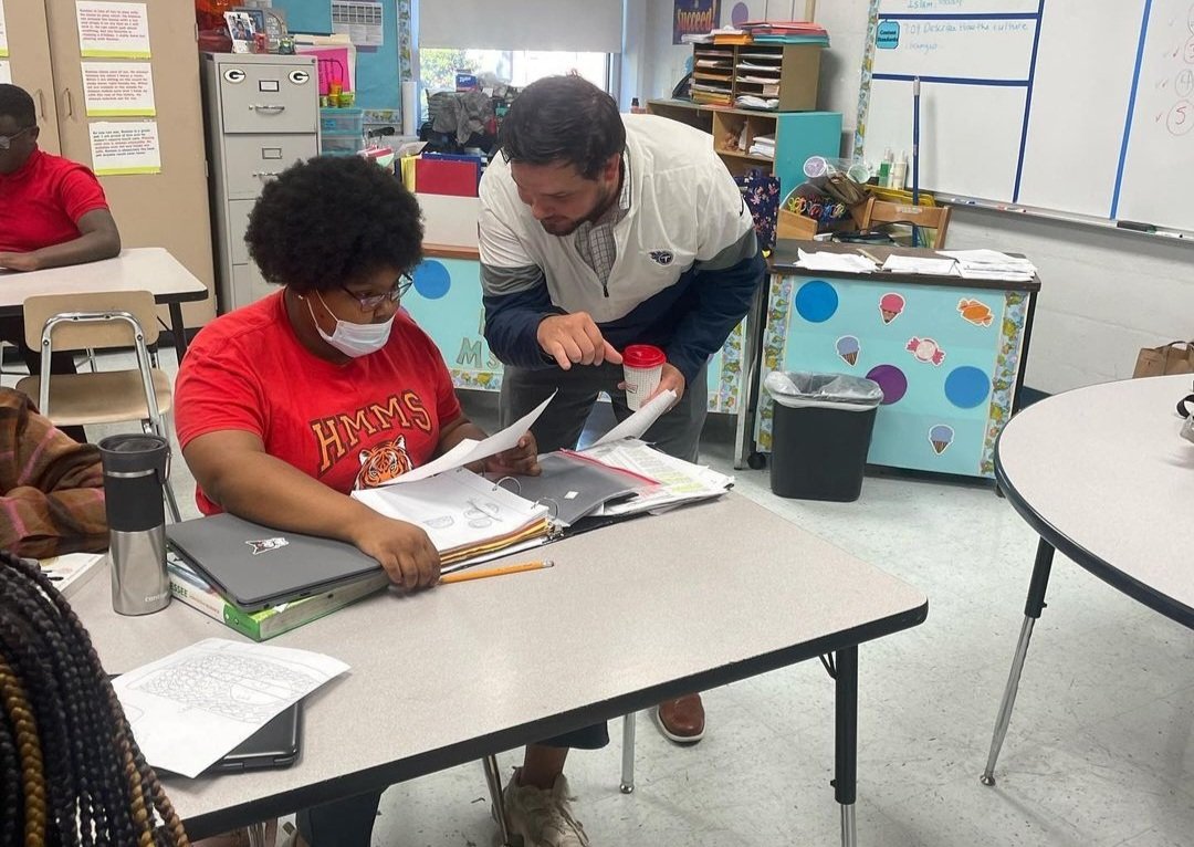 bonbonbonner's tweet photo. We had an incredible morning at HMMS! Nearly 30 professionals came to review our students’ Egg Drop blueprints before the project comes to life next week! We are so thankful to all of these organizations for partnering with us and giving our students some amazing feedback. https://t.co/lXBhDUO1tX