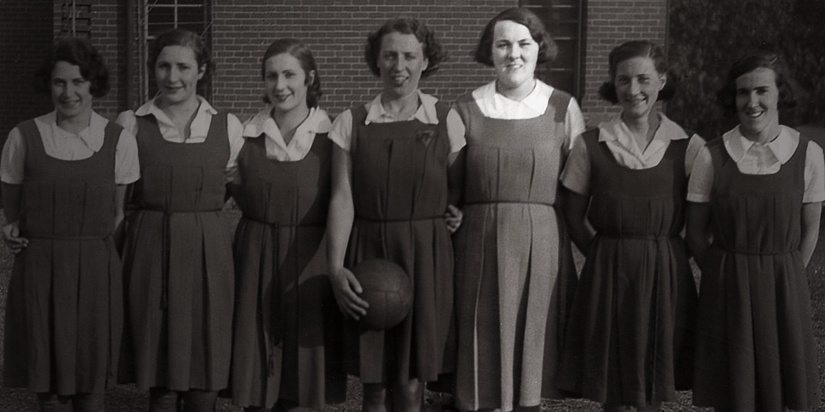 netballvic's tweet photo. Netball icon Anne Henderson will be honoured with a bronze statue outside the State Netball Centre, thanks to @VicGovAu and #StatuesForEquality.
Anne’s legacy as a pioneer of our game will now be shared with future generations of netballers 💙 read more: https://t.co/jlBE0o2yHI https://t.co/DZ601QGMrX