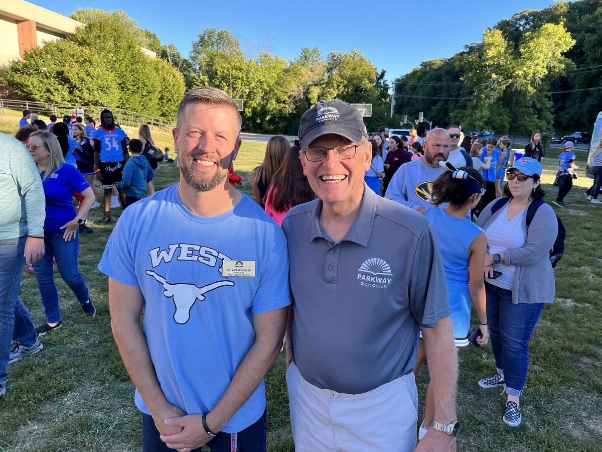 Adam Kealen (@drk_wms) on Twitter photo What a great night at our Food Truck Friday tonight! It’s all about community here at West Middle. Go Longhorns! #ForOurCommunity <a href="/pkwywestmiddle/">Parkway West Middle</a> <a href="/ParkwaySupt/">Parkway Superintendent</a> What a great night at our Food Truck Friday tonight! It’s all about community here at West Middle. Go Longhorns! #ForOurCommunity <a href="/pkwywestmiddle/">Parkway West Middle</a> <a href="/ParkwaySupt/">Parkway Superintendent</a>