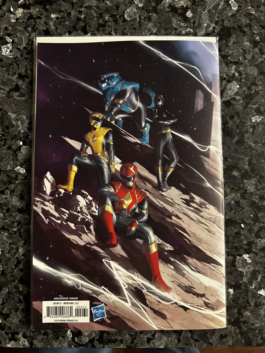 Masonmerrell's tweet photo. My wife was out today and picked up this variant from the local comic book shop in the town she was in. 😍 #ChargeTo100 #PowerRangers https://t.co/aO3OWgPLqx