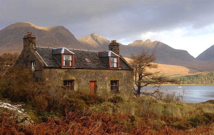 HoganSOG's tweet image. Stone house in the Scottish Highlands.