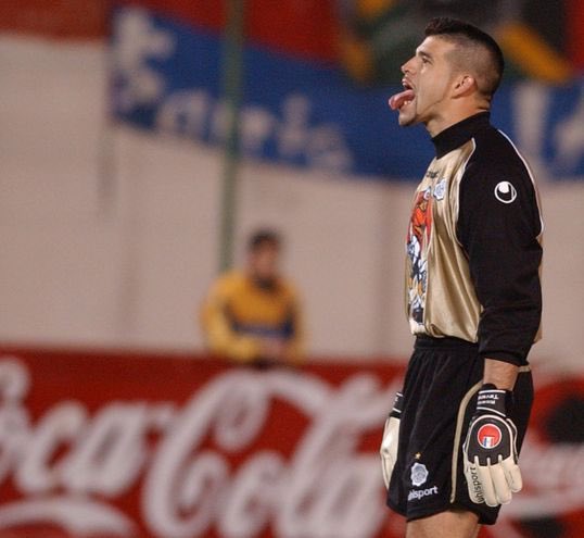 ¿A quién consideras más “loco lindo”? 

RT: O Goleiro 🧤 
FAV: El Mono 🙉