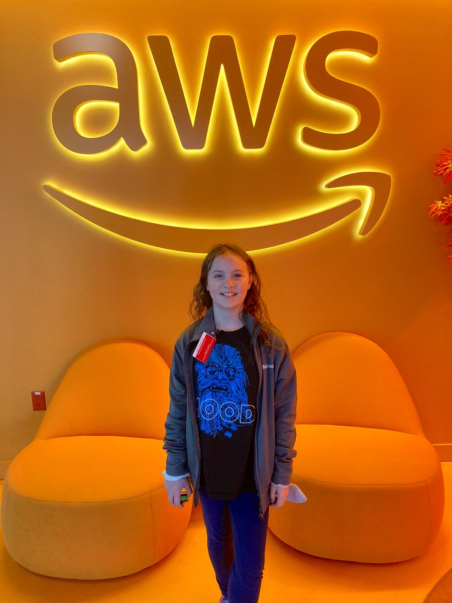 codingwcookie's tweet image. Visited the office today in Seattle. 😀