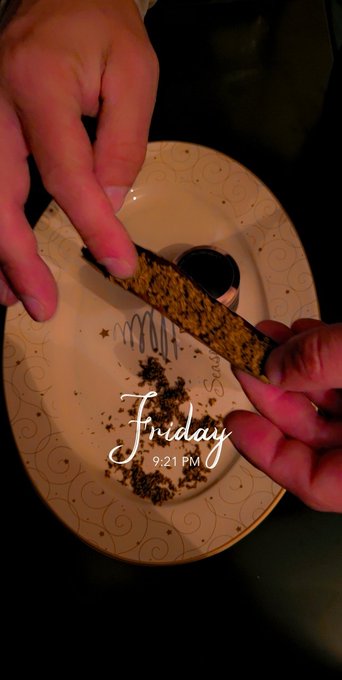 It's been rainy an blah kinda day an I took a four hour nap... so now we smoke blunts an chill in hot