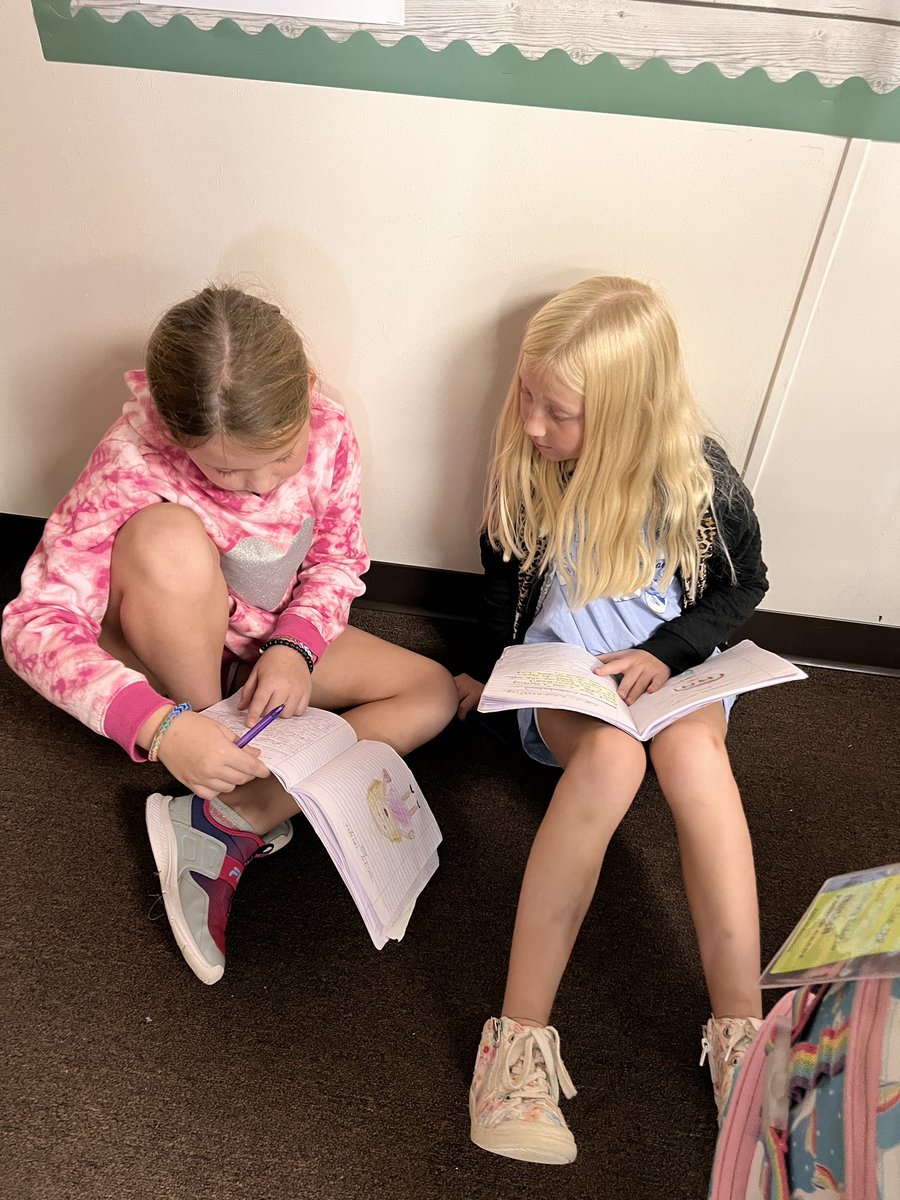 This week in fourth grade we worked in partnerships to build compound sentences and peer edit and revise our realistic fiction stories. #AceCubs