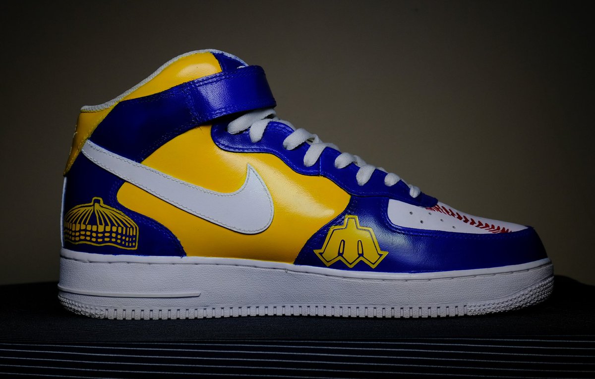 CrashCombs's tweet photo. To celebrate the #Mariners possibly clinching tonight I made custom #nike Air Force 1s #SeaUsRise https://t.co/BUejnVmL0N