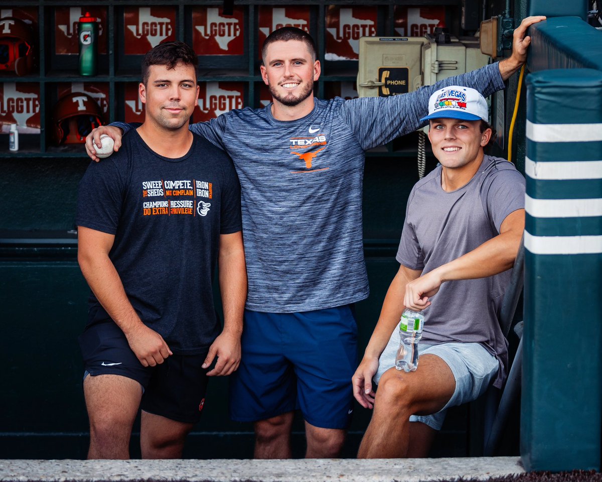 They might be birds now, but they’ll be Longhorns for life. 

Welcome back to these dudes. 

#HookEm