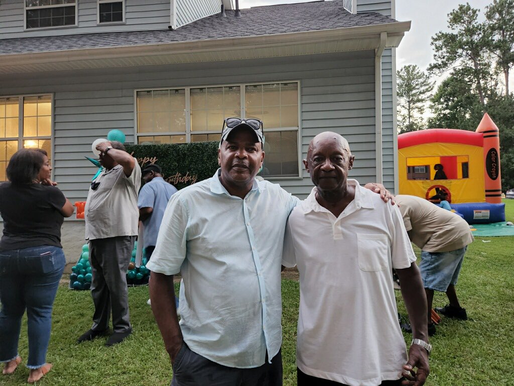 12quack's tweet photo. 🤎🕊️ #foreverbuds https://t.co/nNewawuJZN
