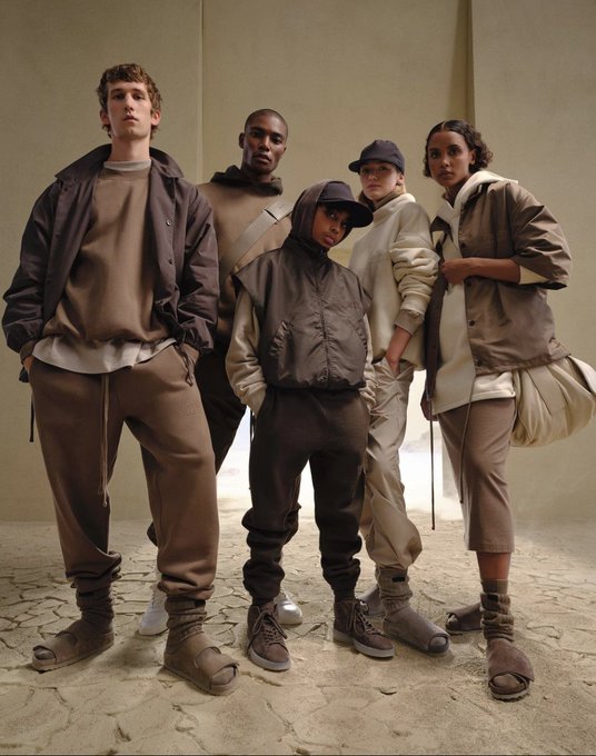 SOLELINKS's tweet photo. Ad: NEW Fear of God Essentials 2022 Fall Collection

SSENSE
Mens:https://t.co/PL8HEzZa98
Womens:https://t.co/Hvdvc4kfX7
Kids:https://t.co/EqEAJ4j0Fr

Mr. Porter
Mens:https://t.co/sLWG1TMLT2
Kids:https://t.co/qtnfvBvLvF https://t.co/E4hig1QTDD