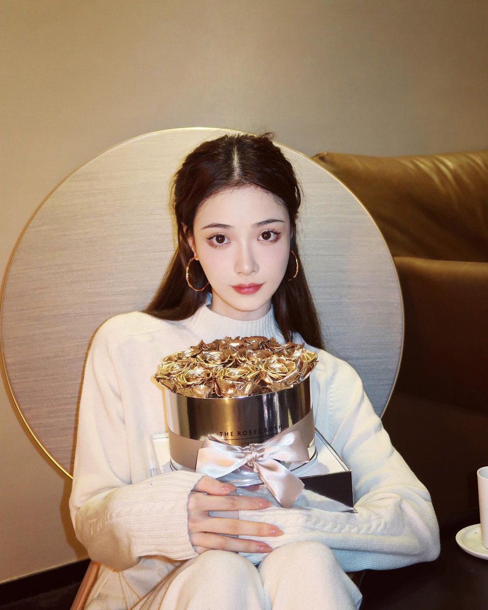 lin_language's tweet image. Mo Wenwei's cloudy days, Jay Chou's sunny days, and Sun Yanzhi's rainy days are no match for me talking to you.