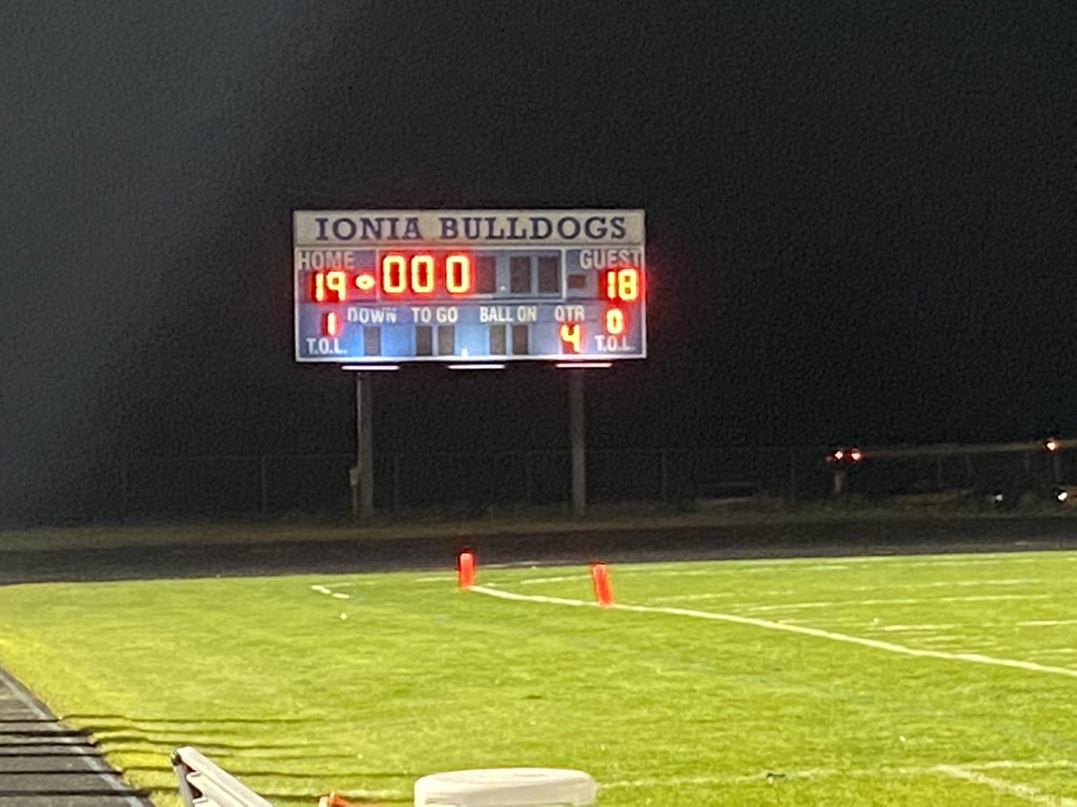 IoniaAthletics's tweet photo. Ionia defeats Lansing Catholic in OT 19-18 https://t.co/d1mCLJYTUV