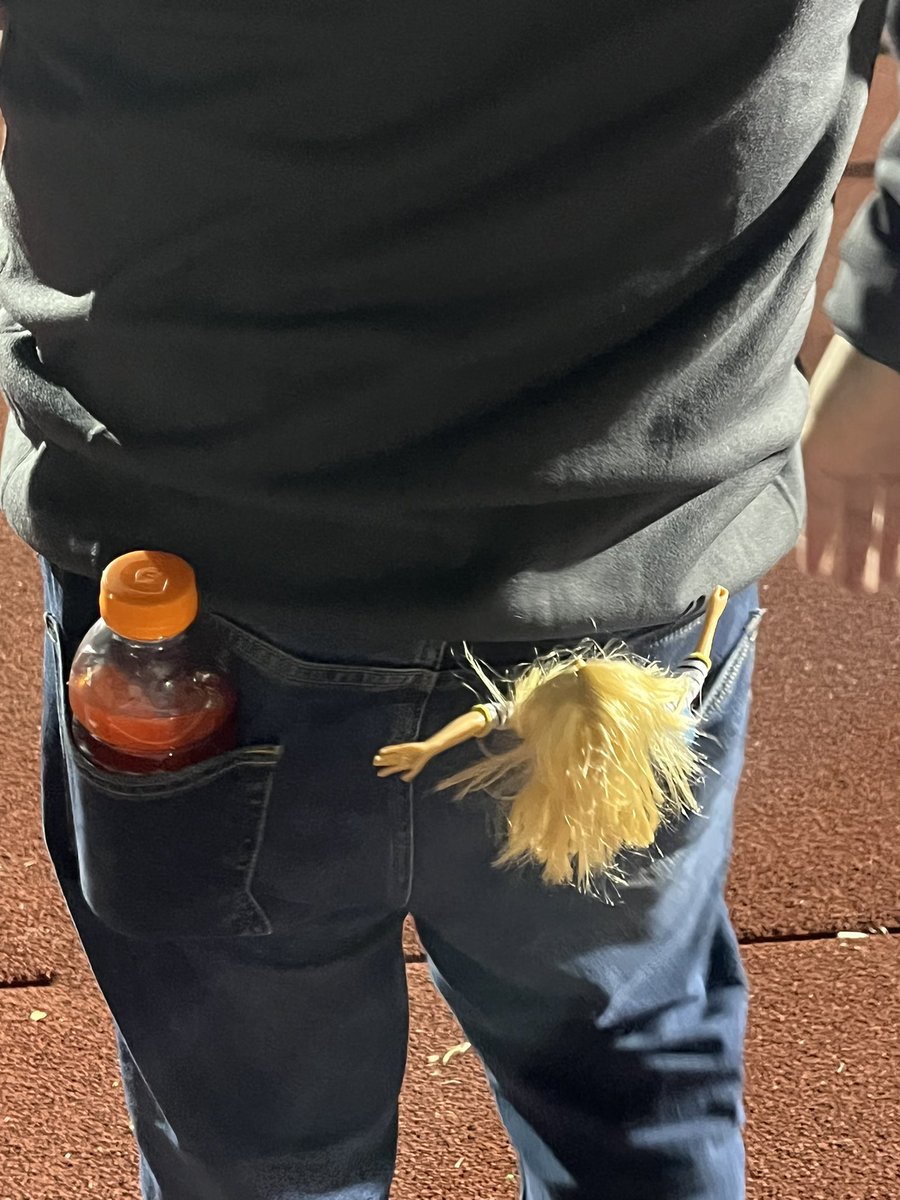 dadpockets1 tweet picture