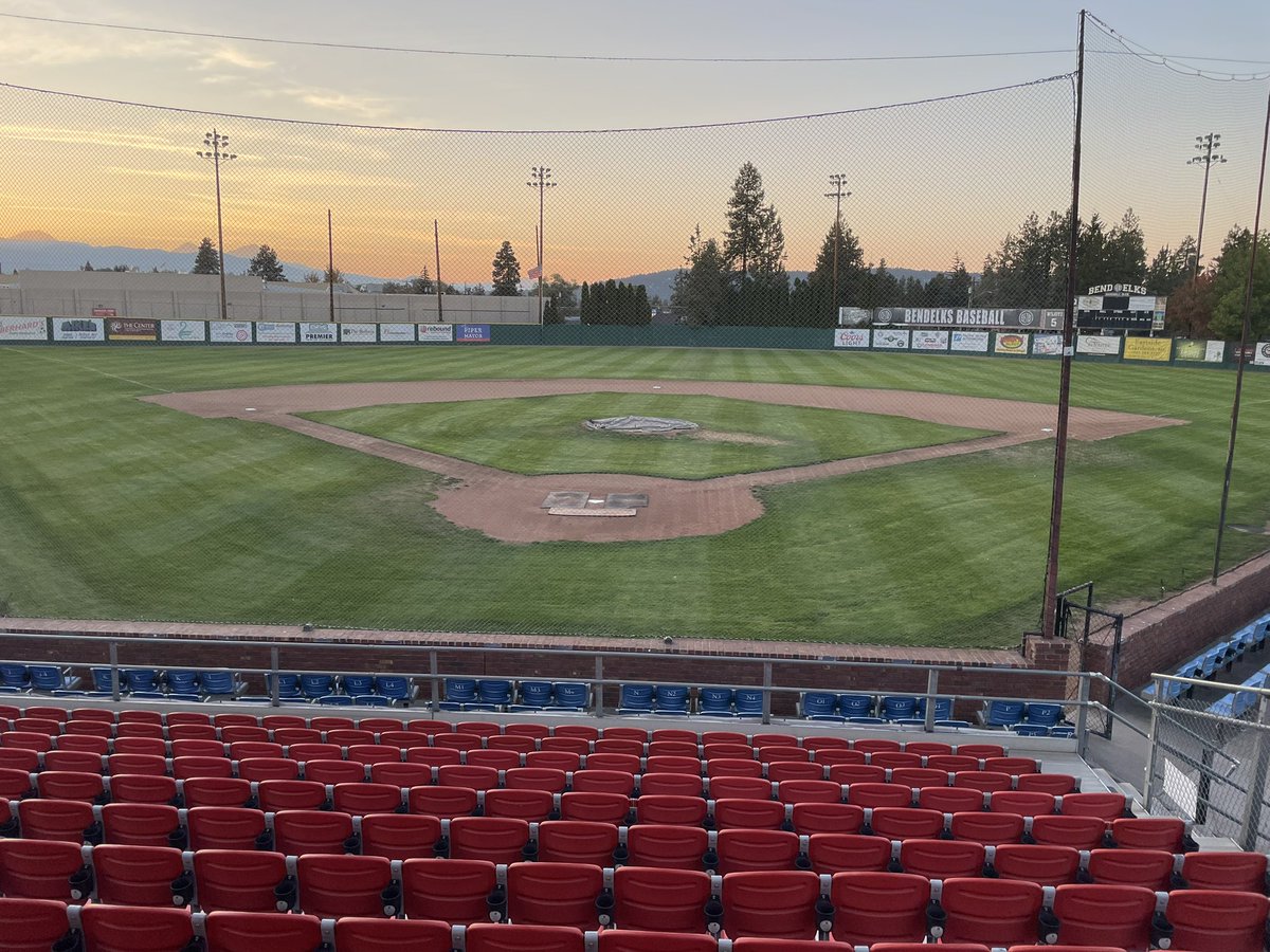 Hey @BeaverBaseball and @ZagBaseball - Vince Genna and Bend is ready for you! We can’t wait for the double header tomorrow at 1pm! #inBend #BendElks 🦫🐶⚾️🦌