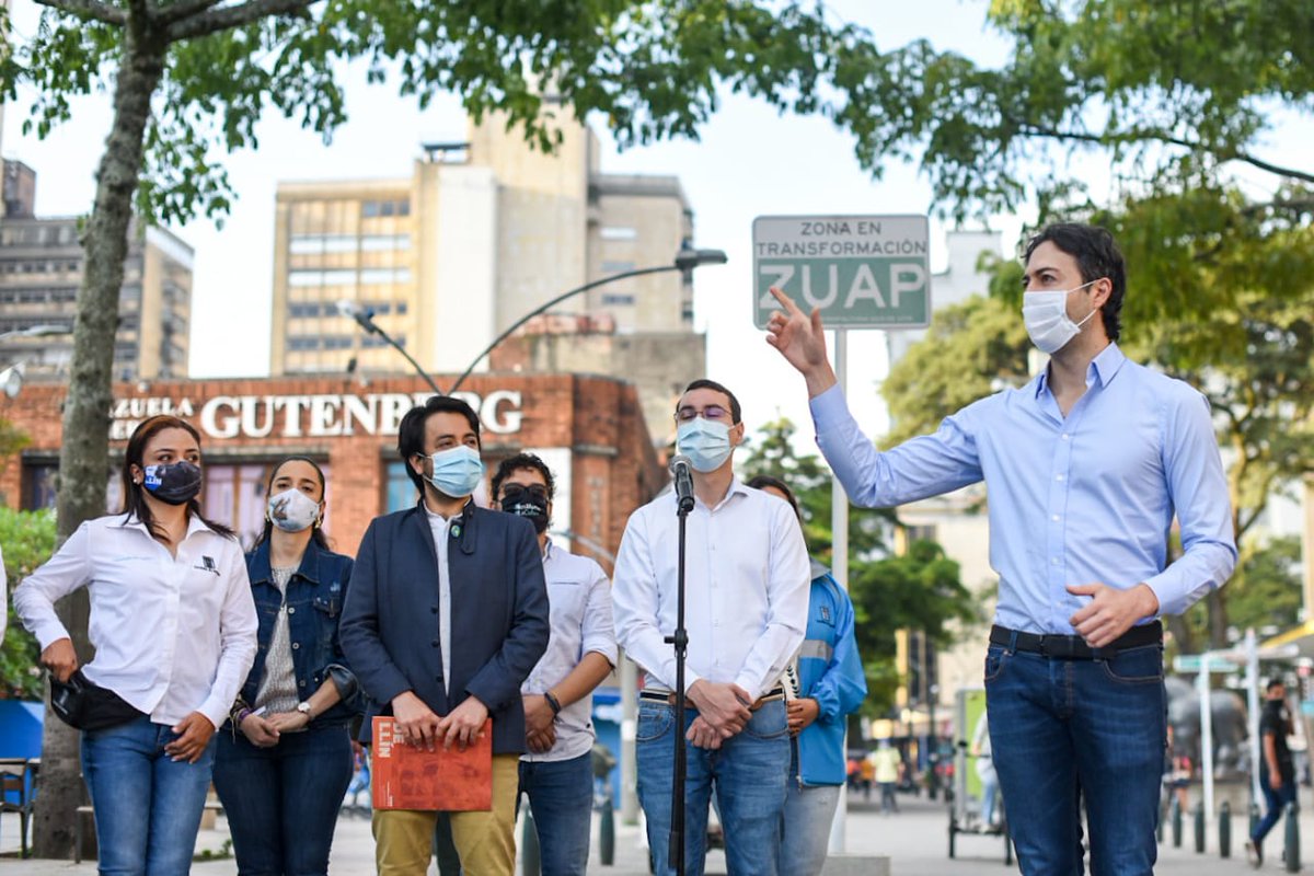 UsmaTaylor's tweet photo. La Secretaría de Ambiente hace un llamado a trabajar de manera articulada para que #UnidosPorUnNuevoAire logremos sumar esfuerzos e implementar acciones y estrategias que permitan mejorar la calidad del aire y garantizar el bienestar de la ciudadanía. https://t.co/xDzlT4UGpP
