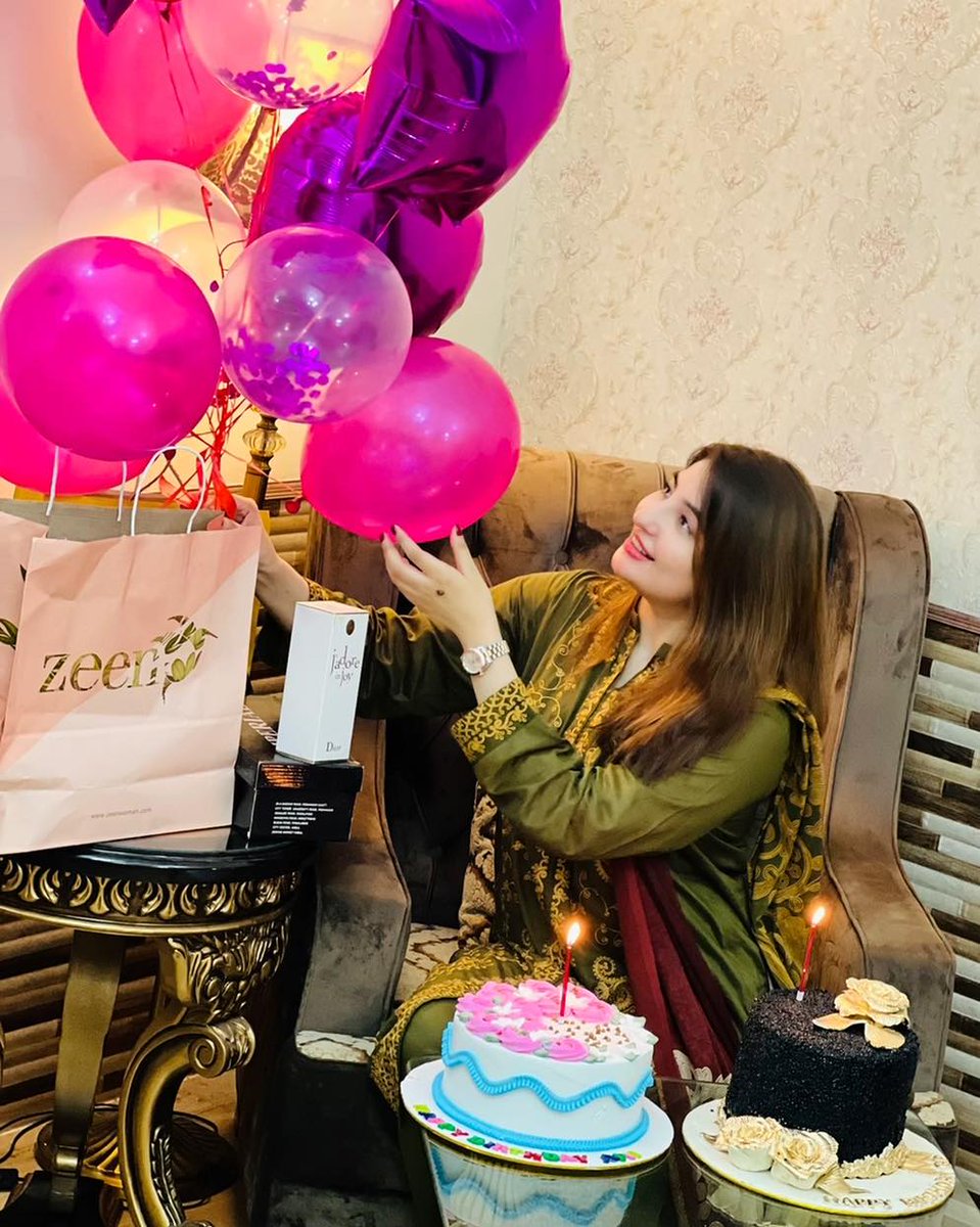 Gulpanraaa's tweet photo. Happy birthday to me 🎂 🎈 🎉 https://t.co/vOn8OEVDrk